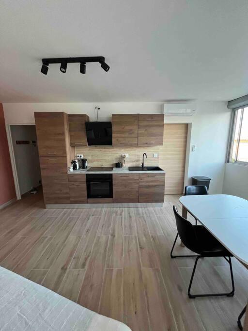 Joli Appart/Vue Etang/Clim /Wifi Balaruc-les-Bains Εξωτερικό φωτογραφία