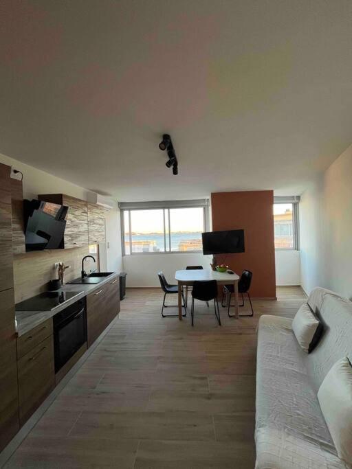 Joli Appart/Vue Etang/Clim /Wifi Balaruc-les-Bains Εξωτερικό φωτογραφία