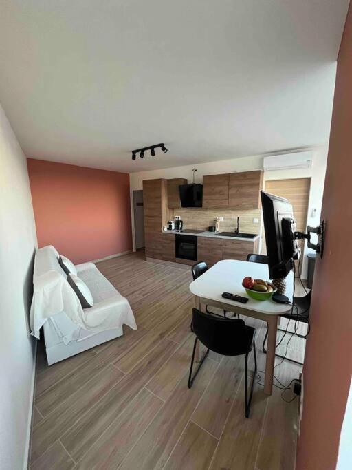 Joli Appart/Vue Etang/Clim /Wifi Balaruc-les-Bains Εξωτερικό φωτογραφία